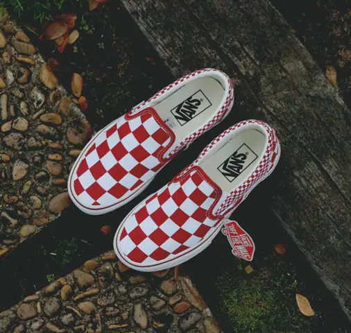 Cách giặt giày Vans để không bị phai màu Cách giặt giày Vans để không bị phai màu