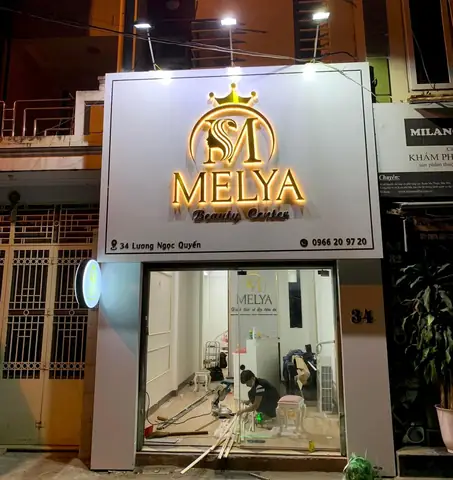 1. Mẫu biển hiệu quảng cáo shop quần áo nữ 1. Mẫu biển hiệu quảng cáo shop quần áo nữ