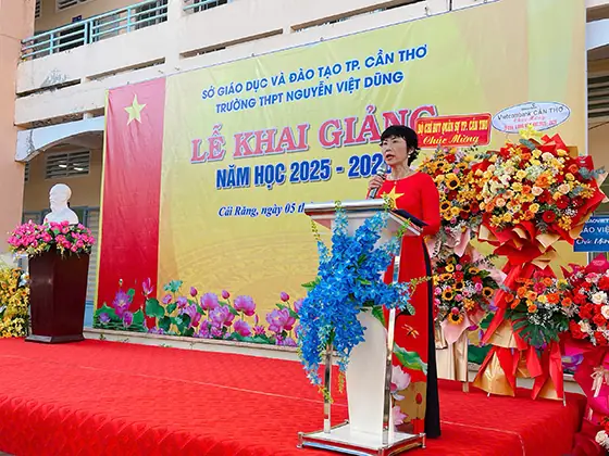 GIAM DOC SYT DU KHAI GIANG - 02.jpg