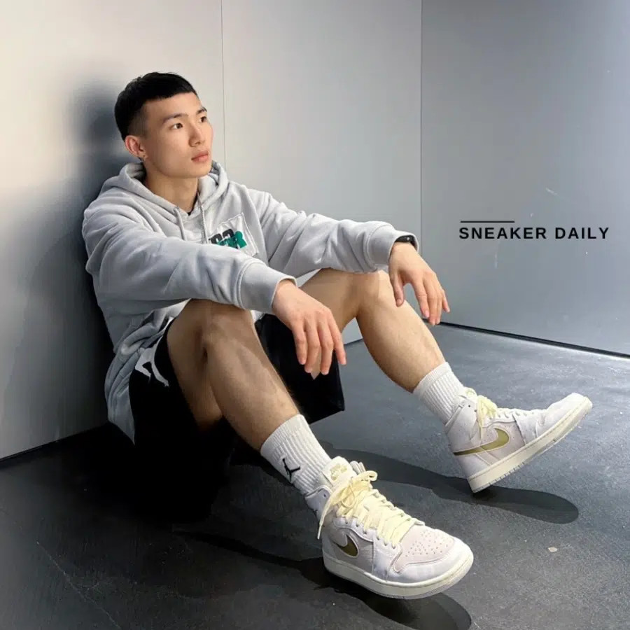 Hình ảnh một đôi Jordan với thiết kế hiện đại