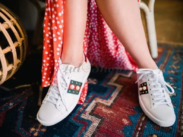 1. Giày Gucci Ace Studded Leather Sneaker 1. Giày Gucci Ace Studded Leather Sneaker