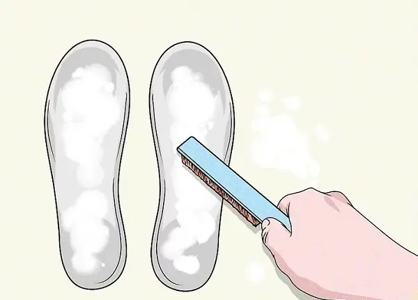 Bước 6: Vệ Sinh Miếng Lót Giày