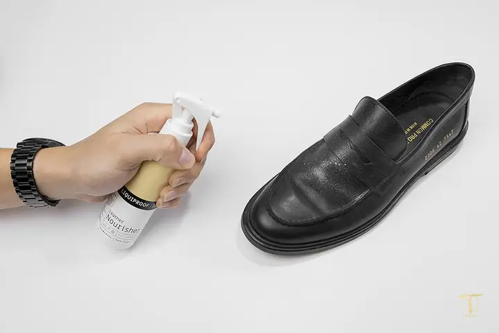 2.Dung dịch vệ sinh giày da lộnLiquiproof 2.Dung dịch vệ sinh giày da lộnLiquiproof