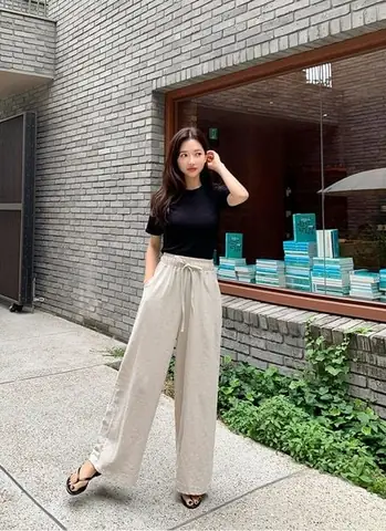Quần Đũi Ống Rộng Phối Cùng Áo Phông