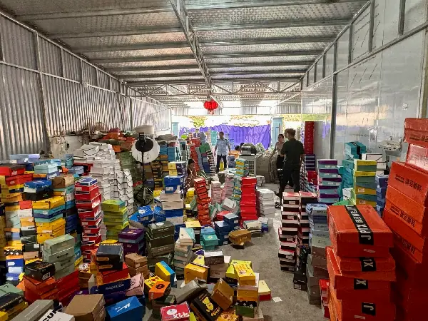 Ninh Bình: Phát hiện và tạm giữ gần 5.000 sản phẩm giầy dép, quần áo trẻ em nhập lậu và không rõ nguồn gốc, xuất xứ
