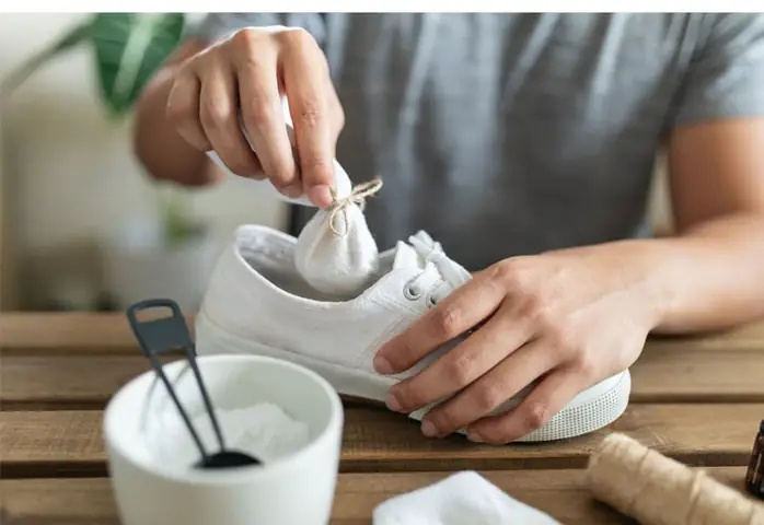 Khử Mùi Hôi Giày Bằng Muối Ăn