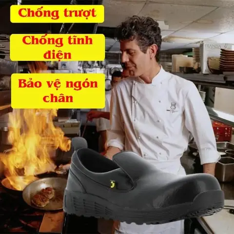 1.2. Tại sao nghề bếp cần giày bảo hộ?