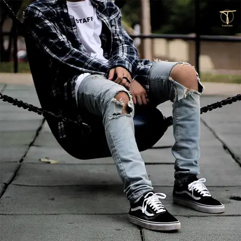 Giày Vans Phối Áo Thun Trơn, Quần Jean Xanh