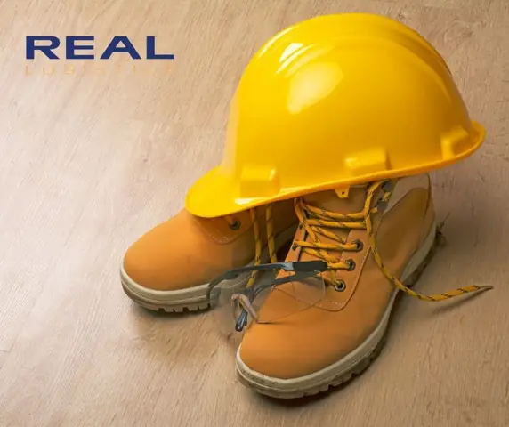 1. Quy định pháp luật về nhập khẩu giày bảo hộ lao động