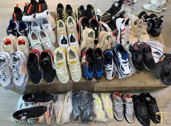 4. Shop Giày 2hand Trung Sneaker