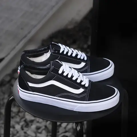 Vans Classic Old Skool Black And White Vans Classic Old Skool Black And White