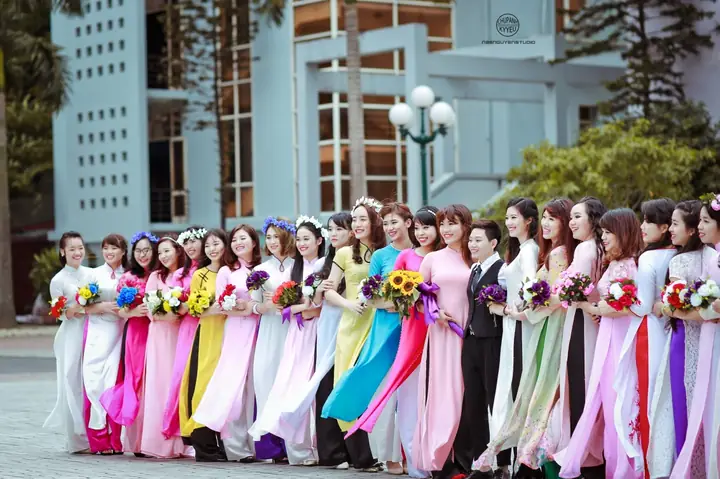Dịch Vụ Cho Thuê Trang Phục Chụp Kỷ Yếu Chuyên Nghiệp