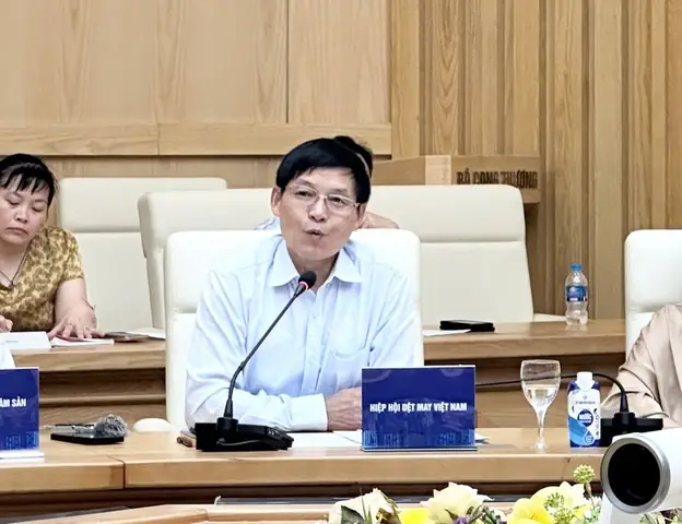 Dệt May, Da Giày Trước Thách Thức Thuế Quan Và Chi Phí Cạnh Tranh Mới