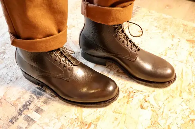 Người Đóng Giày Được Gọi Là Gì? Khám Phá Các Tên Gọi
