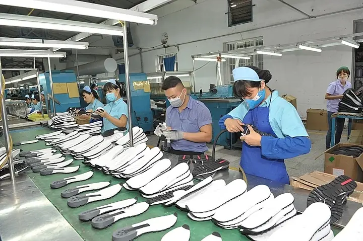 Tổng Hợp Các Đơn Vị Tuyển Công Nhân Giày Da Tại Vinh Nghệ An
